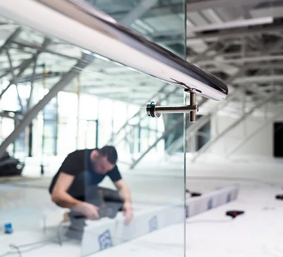 Kissimmee, FL highly skilled glass repair technicians